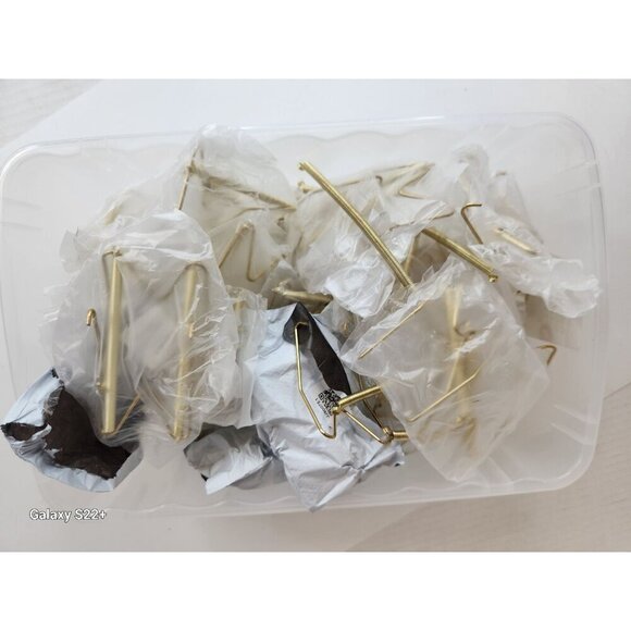 Spring Plate Hangers Gold Metal Display Easels For Plates & Photos Lot of 30 Siz - Picture 8 of 9